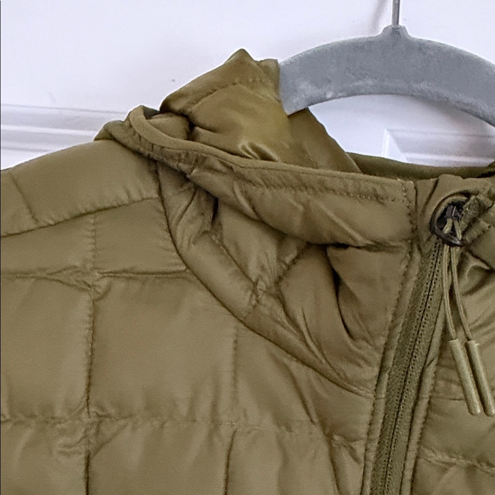 The North Face Thermoball Olive Quilted Jacket - Picture 5 of 12